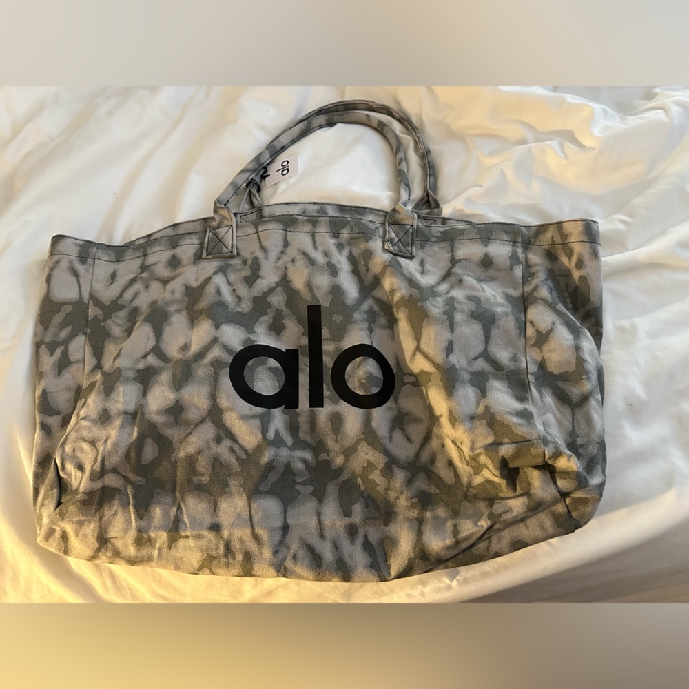 *NEW* Alo gym bag